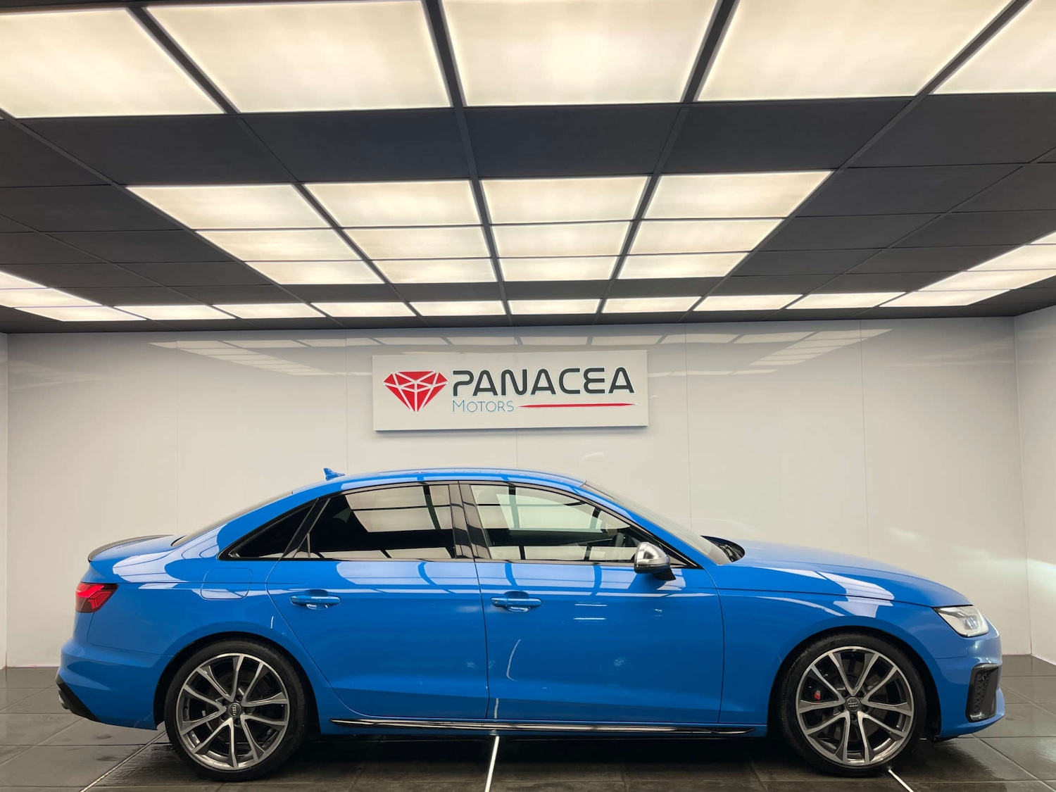 Used Audi A4 2019 for sale - 77055543: Photo 3