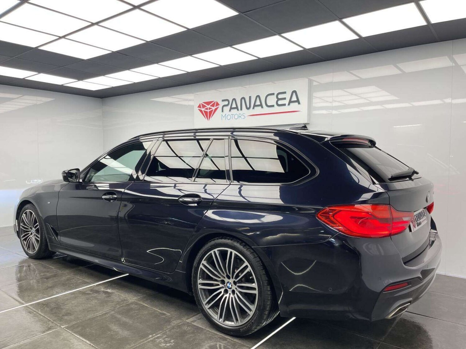 Used BMW 5 Series 2018 for sale - 76126427: Photo 32