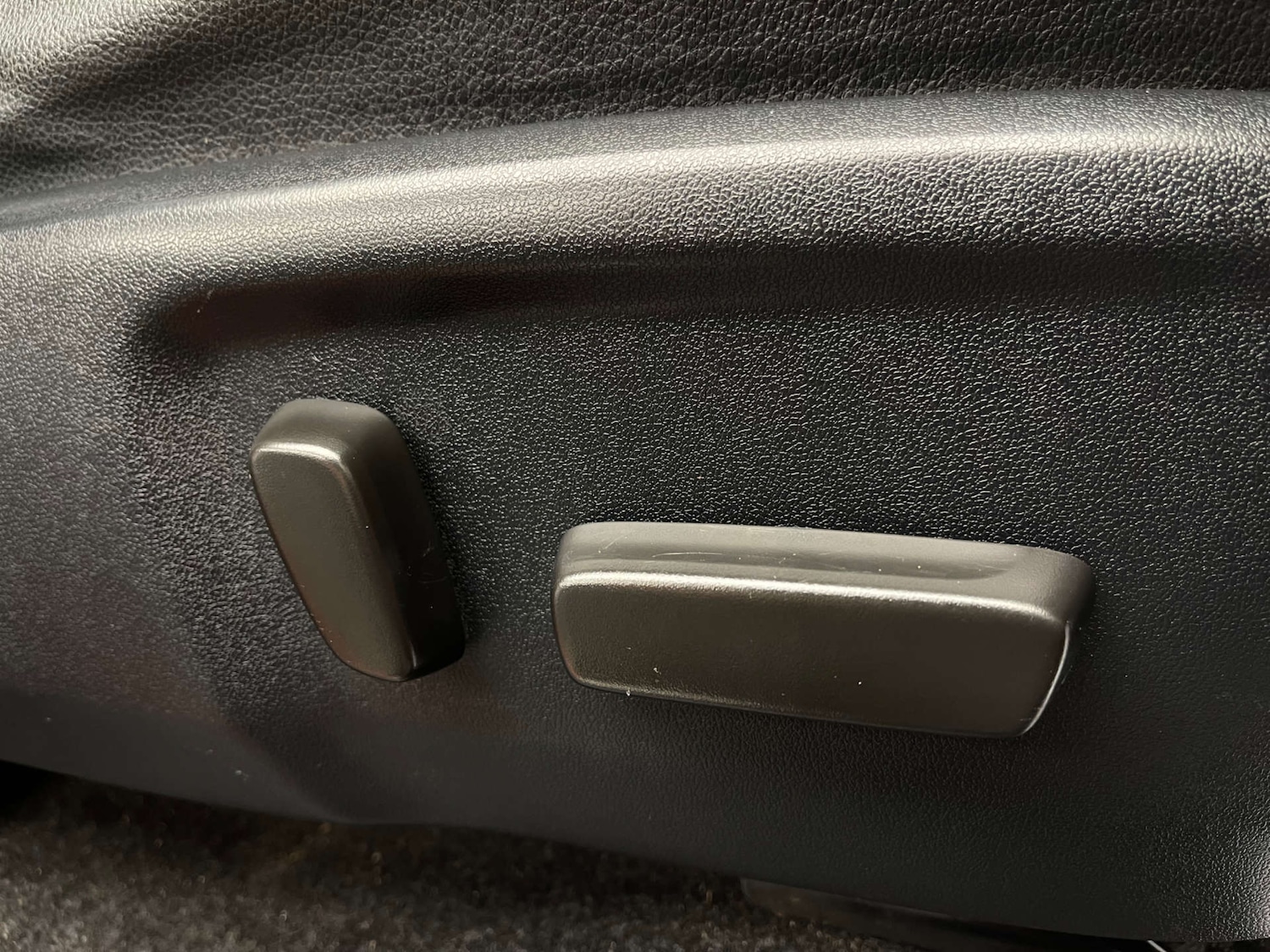 Used Toyota Hilux 2023 for sale - 77025190: Photo 11