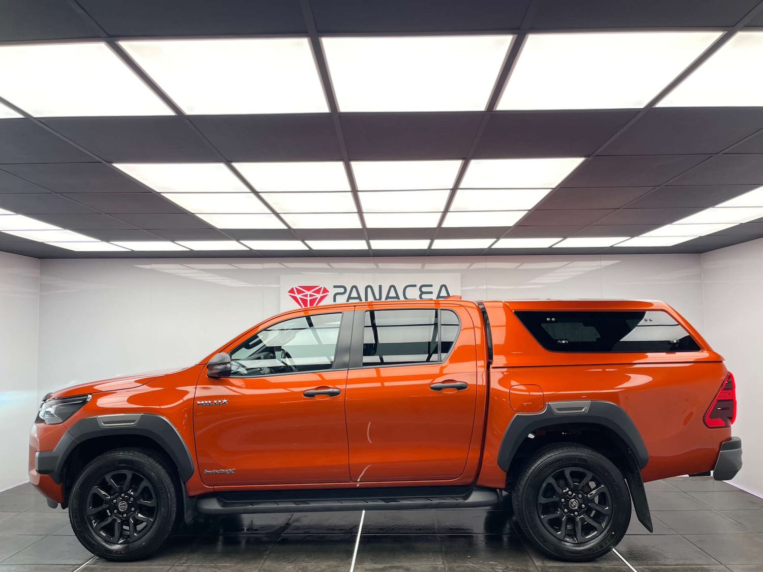 Used Toyota Hilux 2023 for sale - 77025190: Photo 31