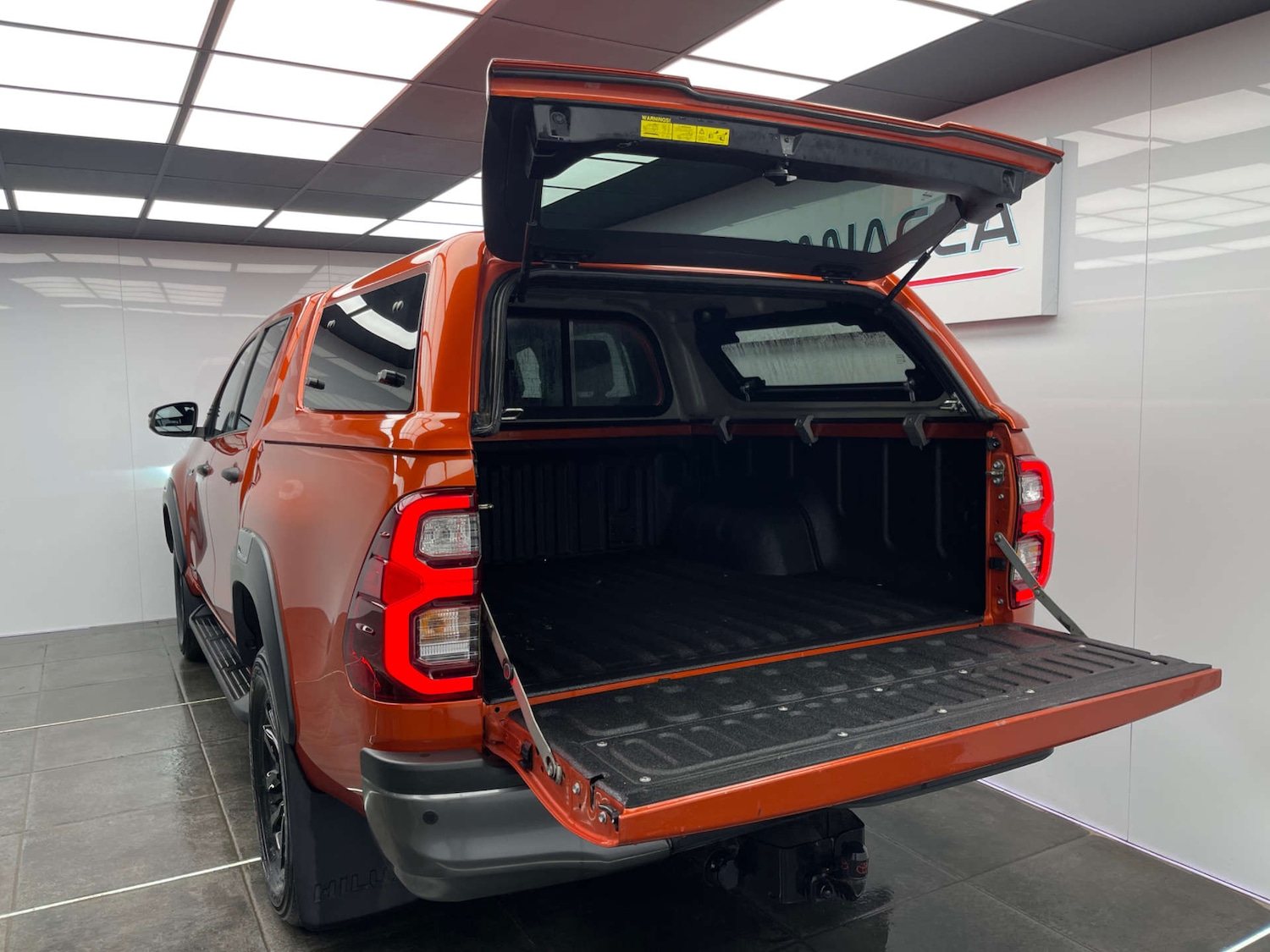 Used Toyota Hilux 2023 for sale - 77025190: Photo 37