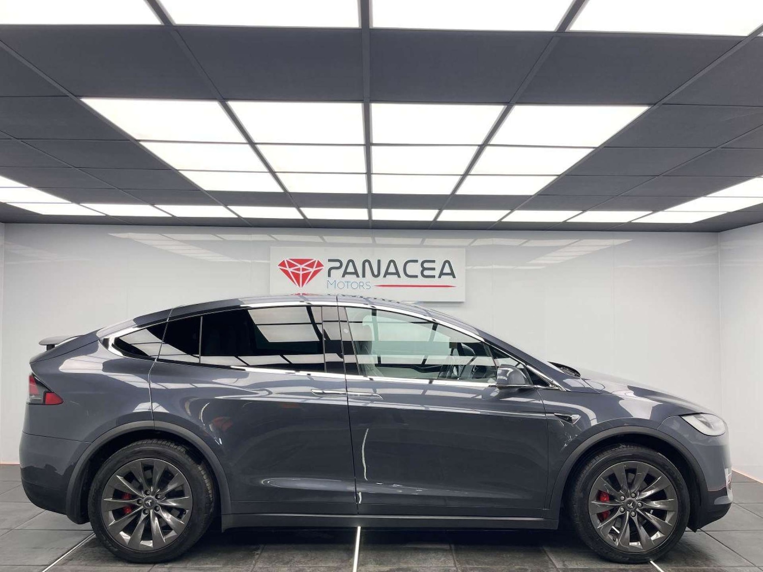 Used Tesla Model X 2017 for sale - 76126421: Photo 3