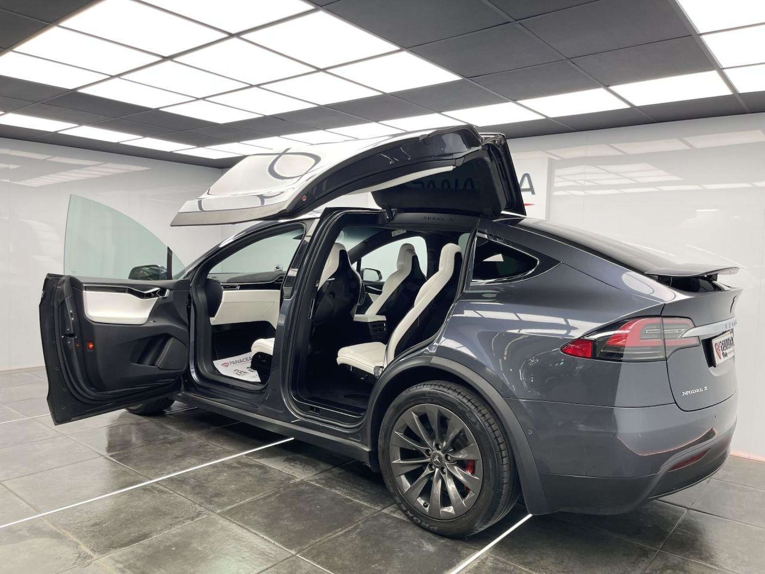 Used Tesla Model X 2017 for sale - 76126421: Photo 45