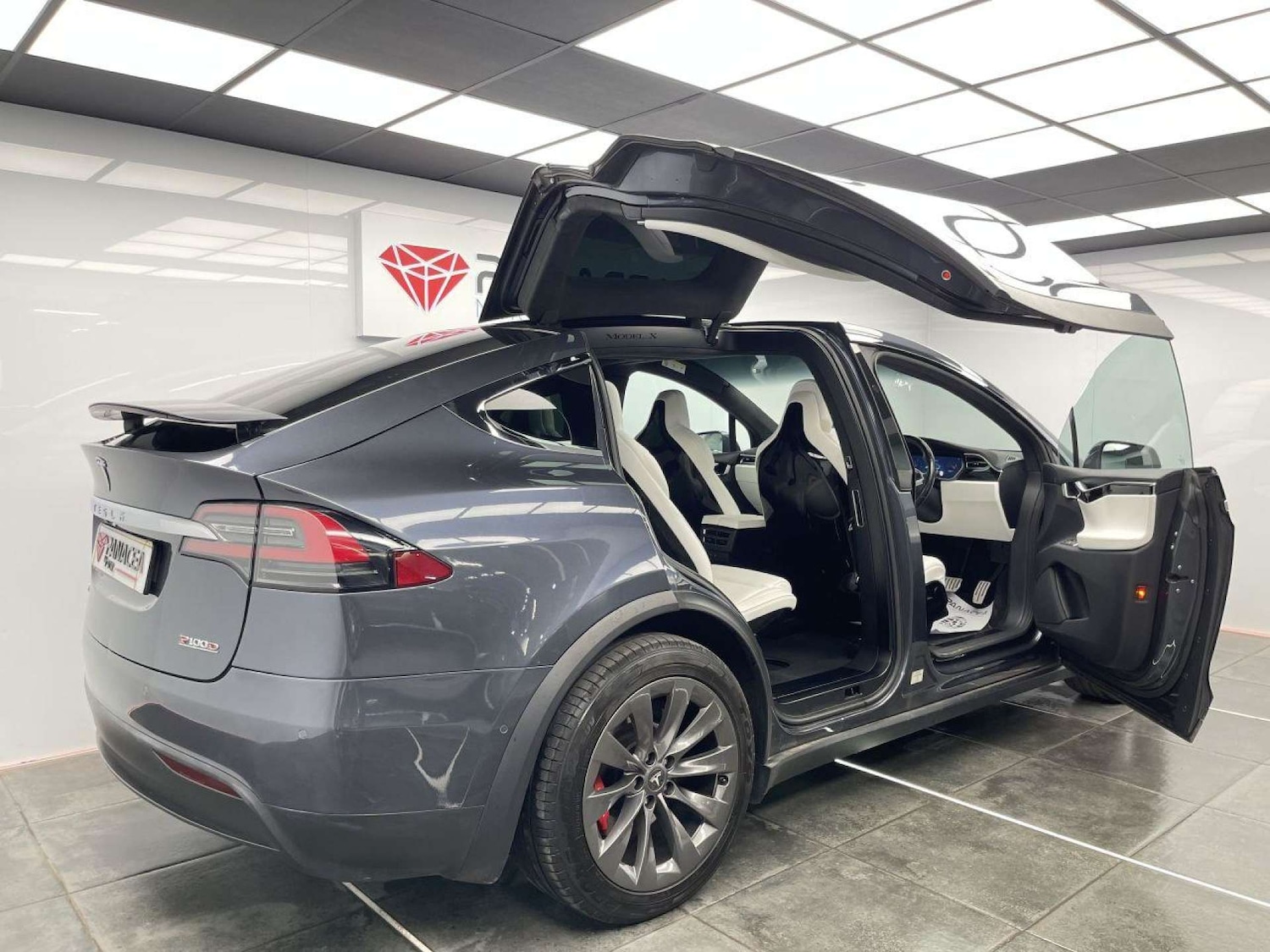 Used Tesla Model X 2017 for sale - 76126421: Photo 6