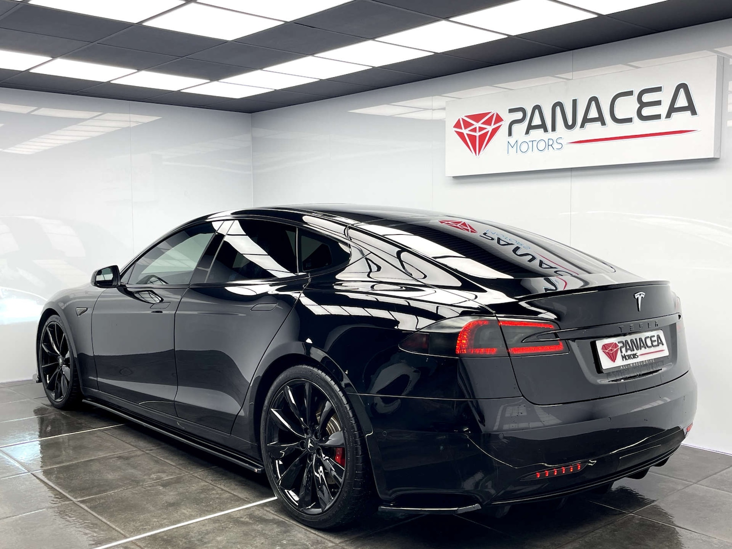 Used Tesla Model S 2016 for sale - 76333073: Photo 2