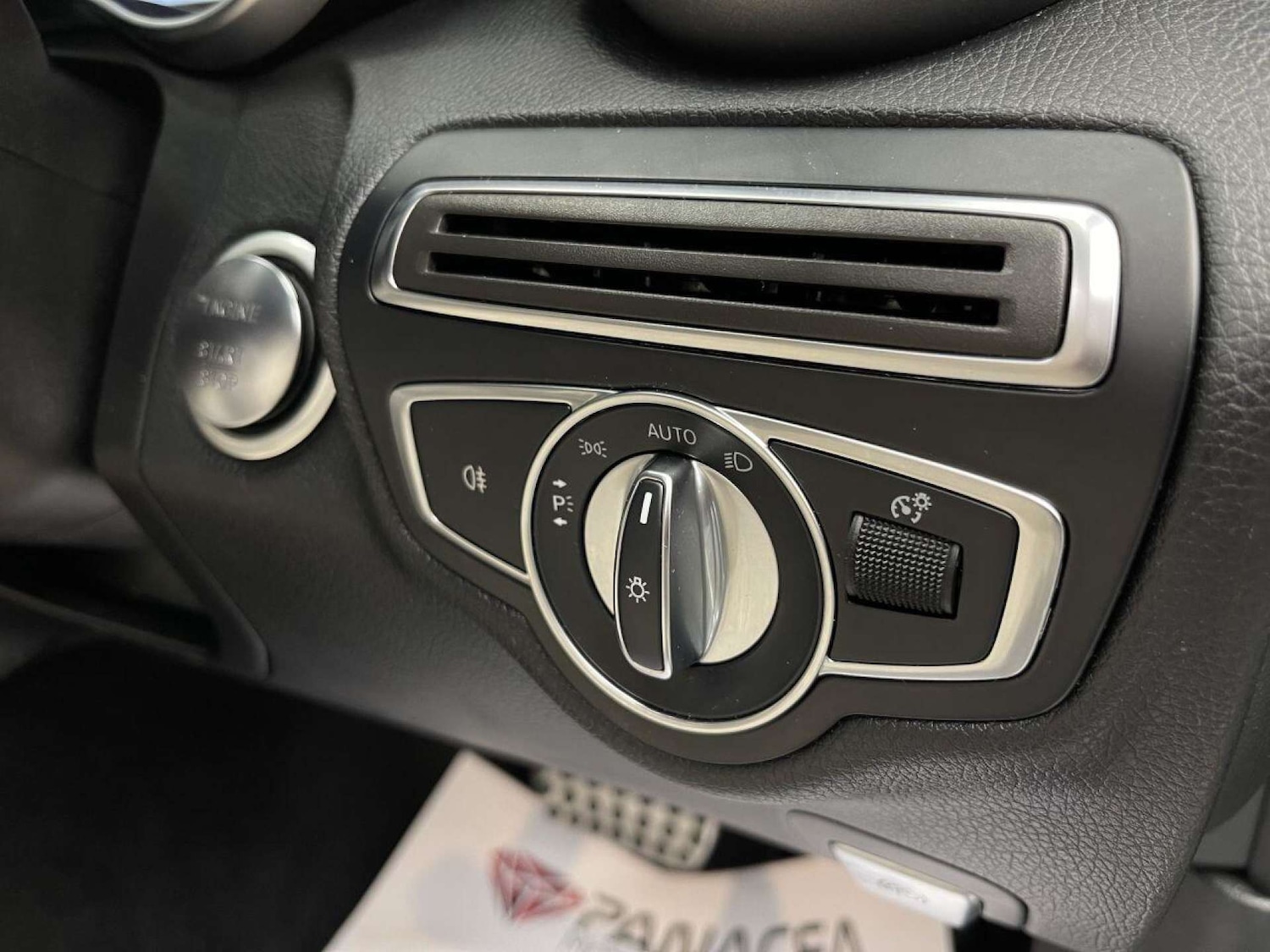 Used Mercedes-Benz C Class 2017 for sale - 76363620: Photo 11