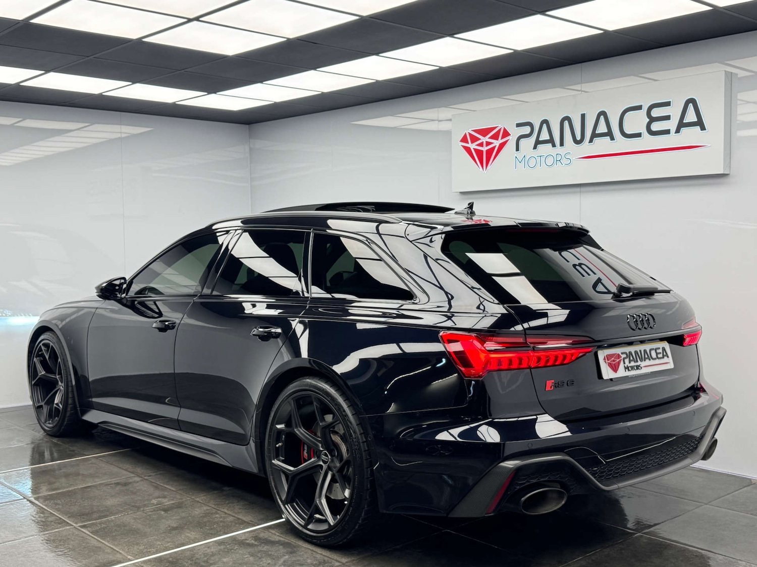 Used Audi RS6 2023 for sale - 76567755: Photo 2