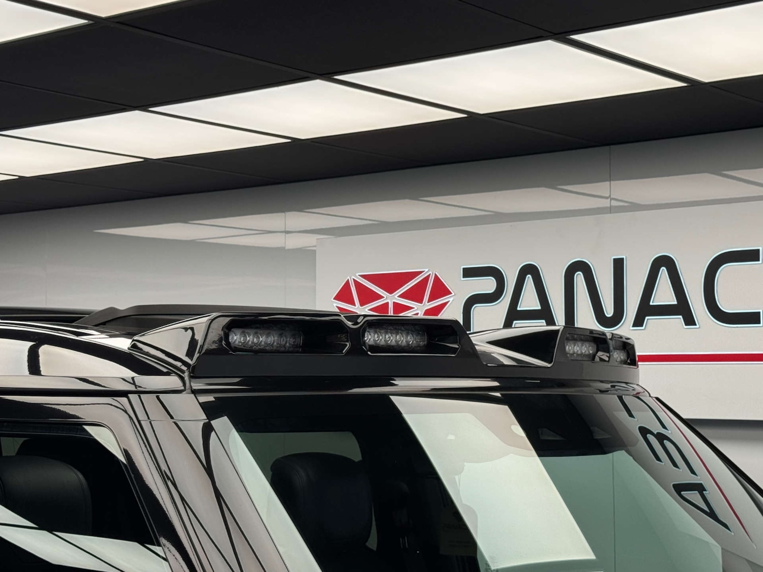 Used Land Rover Defender 2021 for sale - 76387481: Photo 11