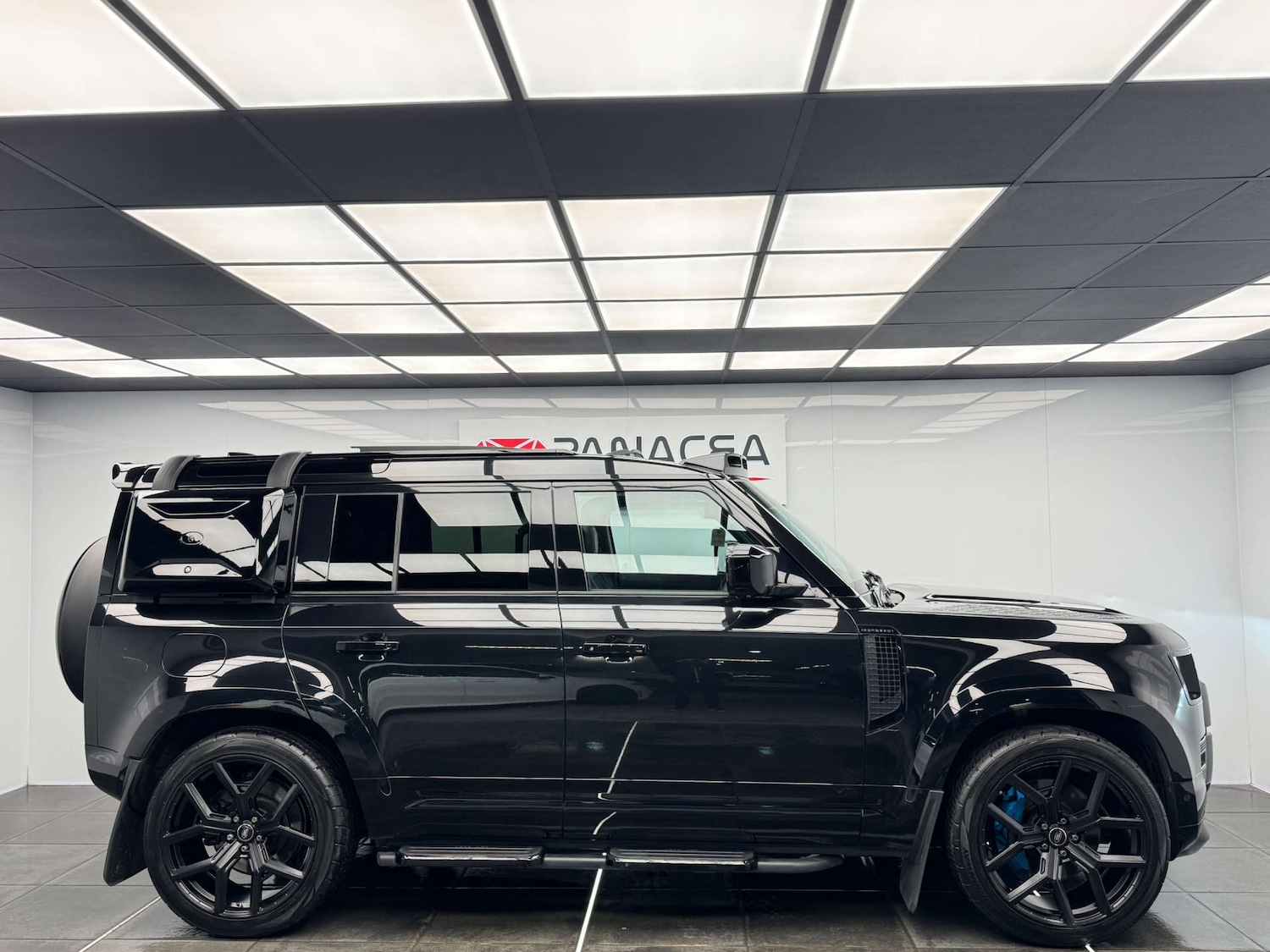 Used Land Rover Defender 2021 for sale - 76387481: Photo 17