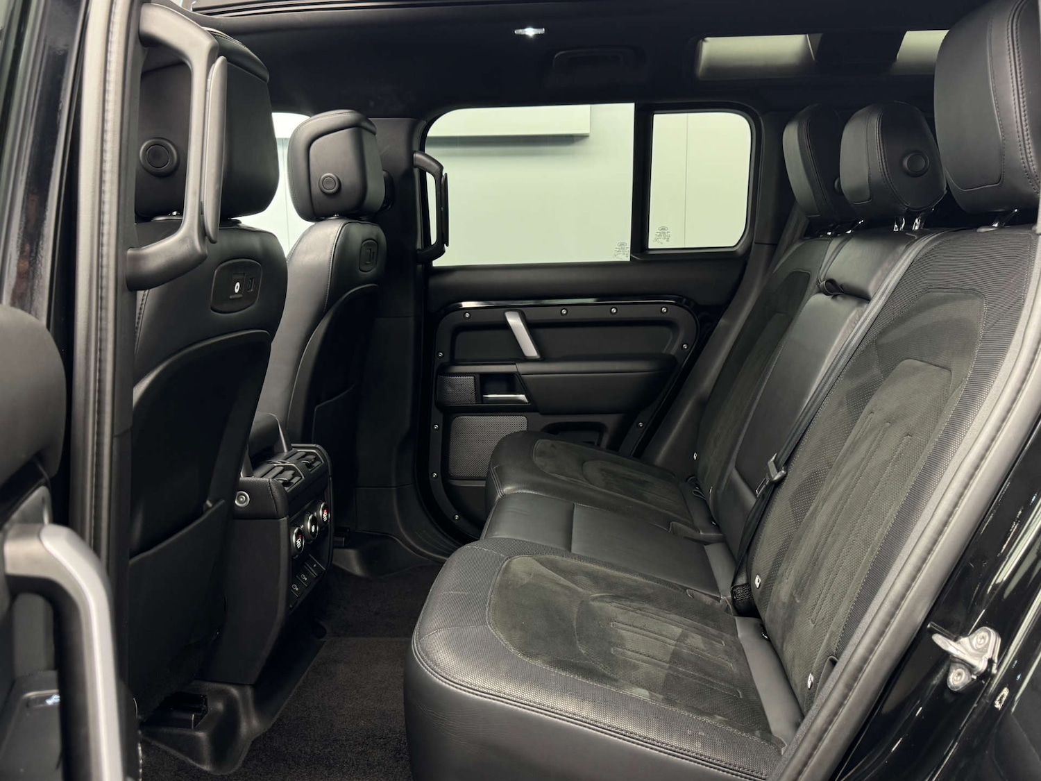 Used Land Rover Defender 2021 for sale - 76387481: Photo 21