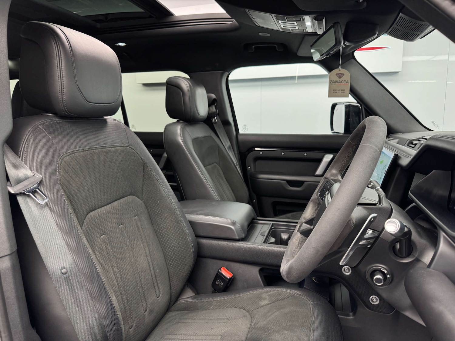 Used Land Rover Defender 2021 for sale - 76387481: Photo 7