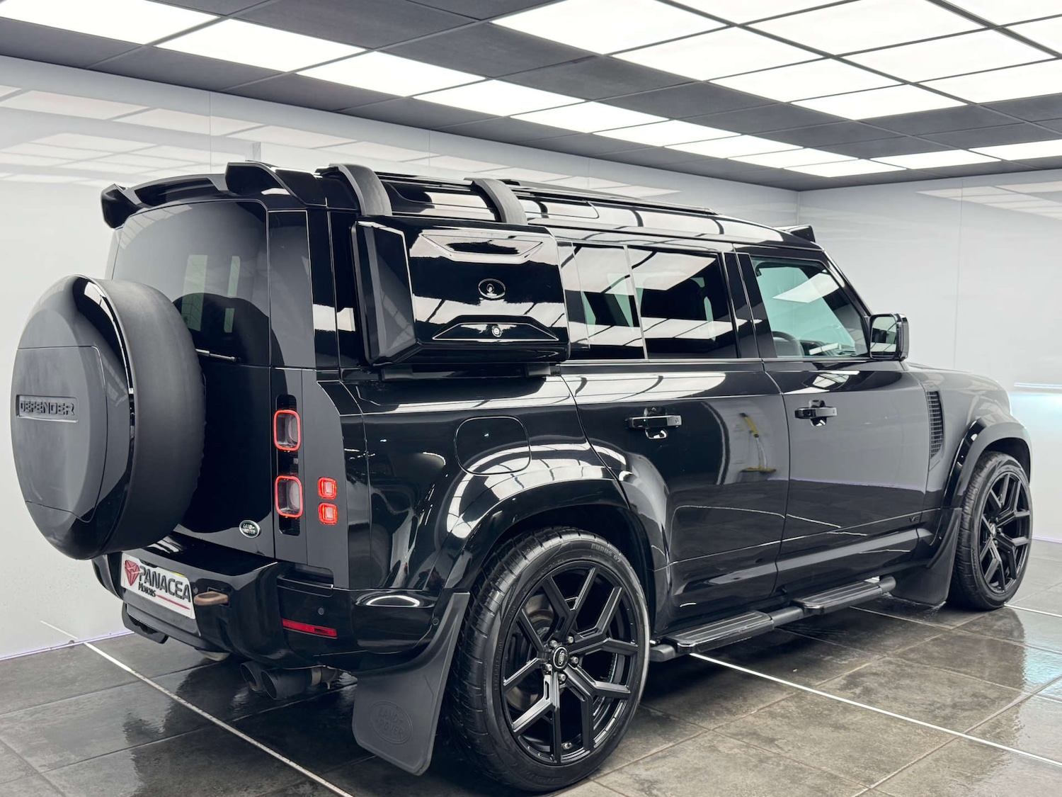 Used Land Rover Defender 2021 for sale - 76600711: Photo 10