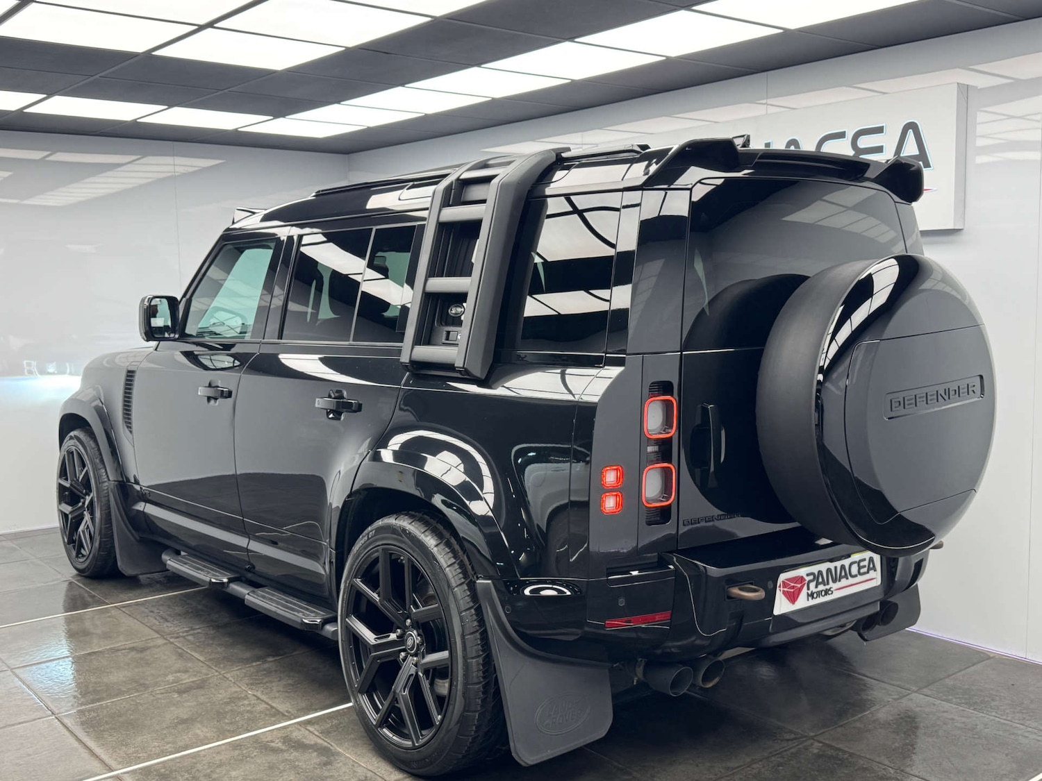 Used Land Rover Defender 2021 for sale - 76600711: Photo 13