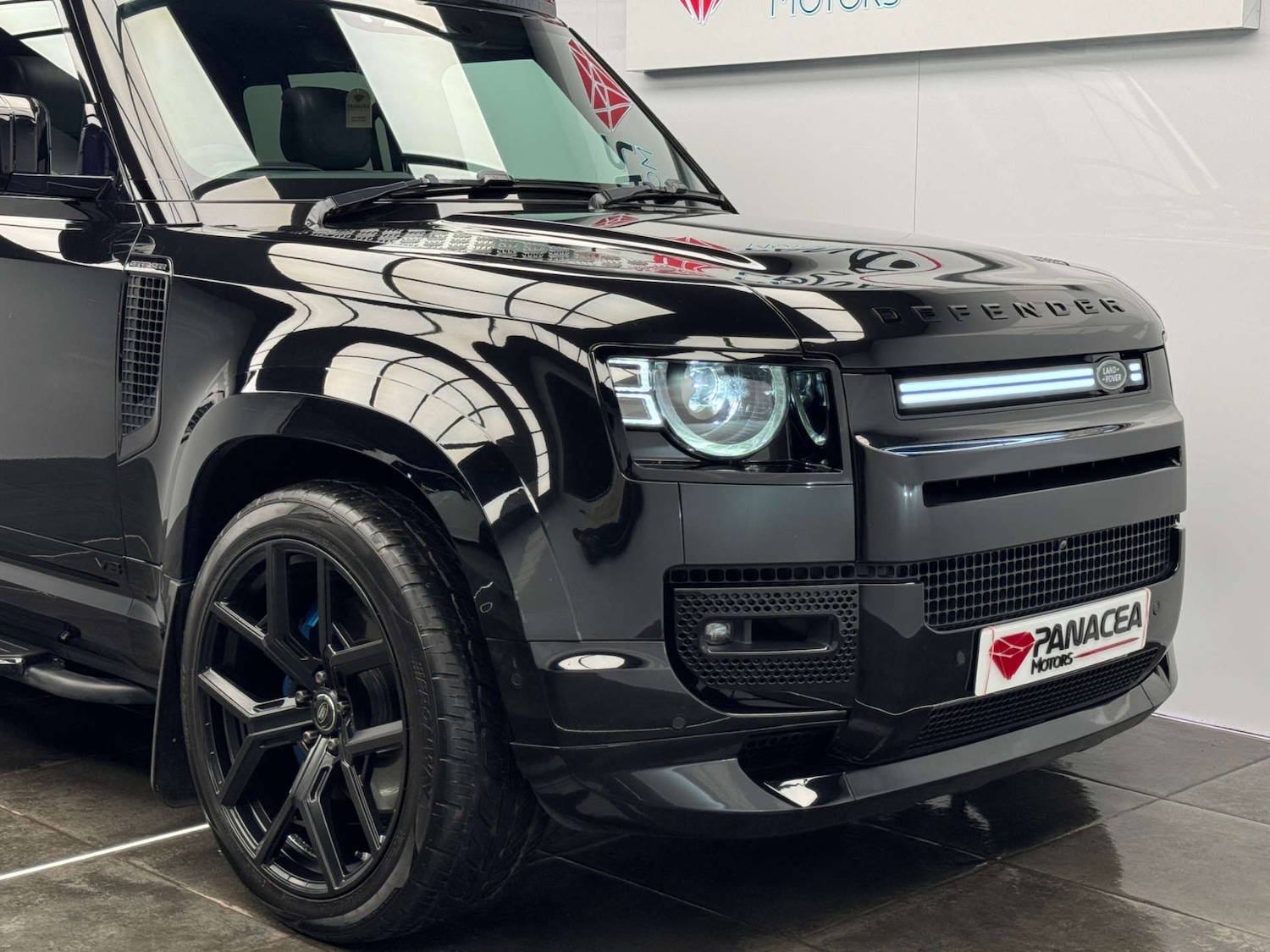 Used Land Rover Defender 2021 for sale - 76600711: Photo 15