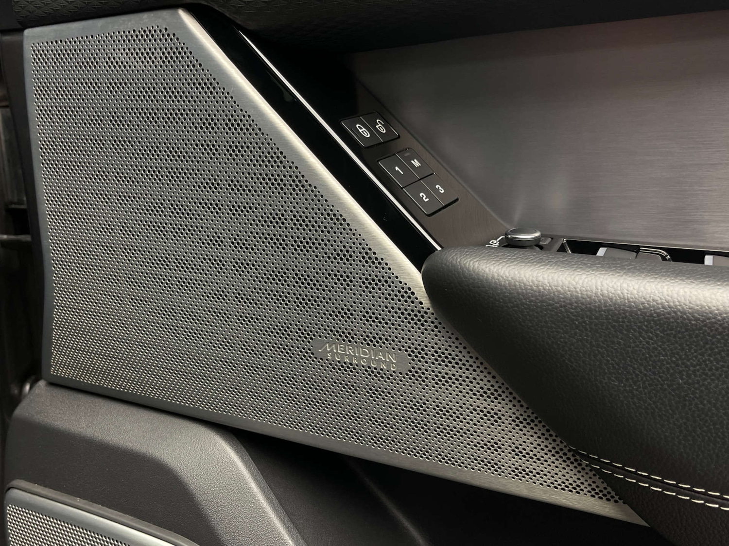 Used Land Rover Range Rover Velar 2018 for sale - 77428238: Photo 10