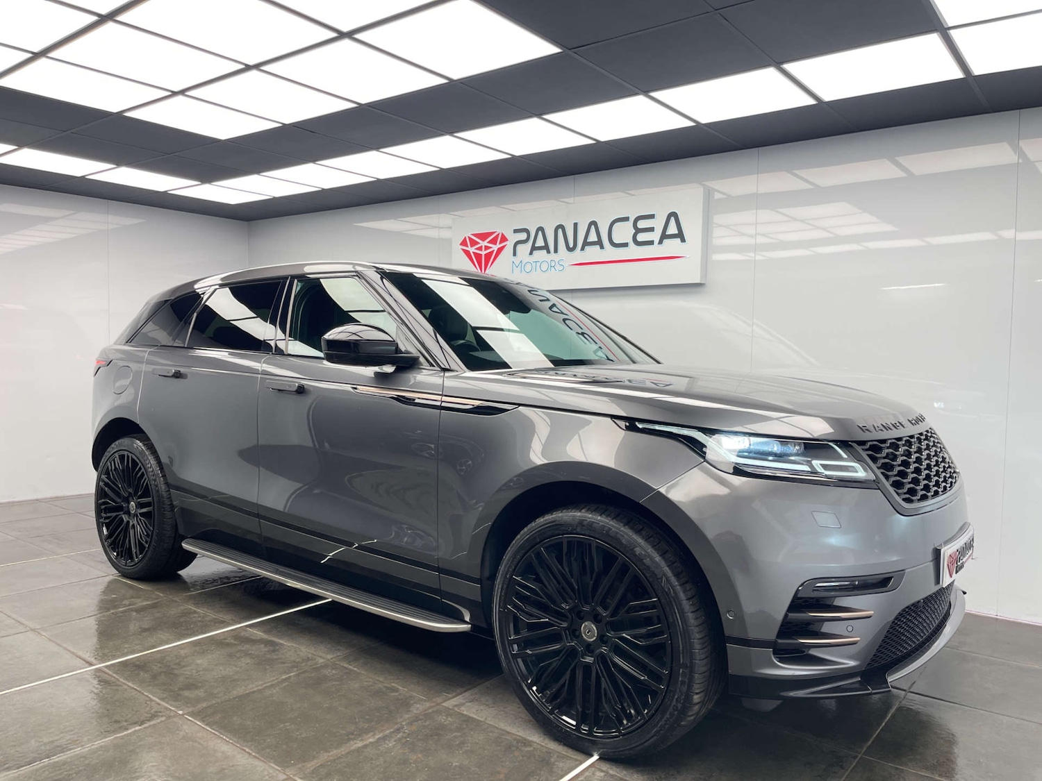 Used Land Rover Range Rover Velar 2018 for sale - 77428238: Photo 2