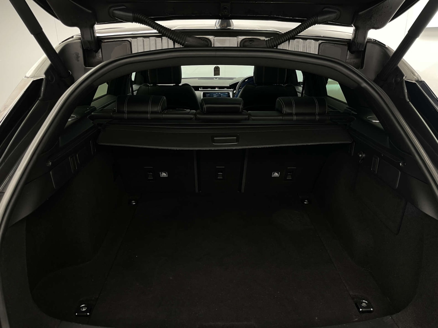 Used Land Rover Range Rover Velar 2018 for sale - 77428238: Photo 34