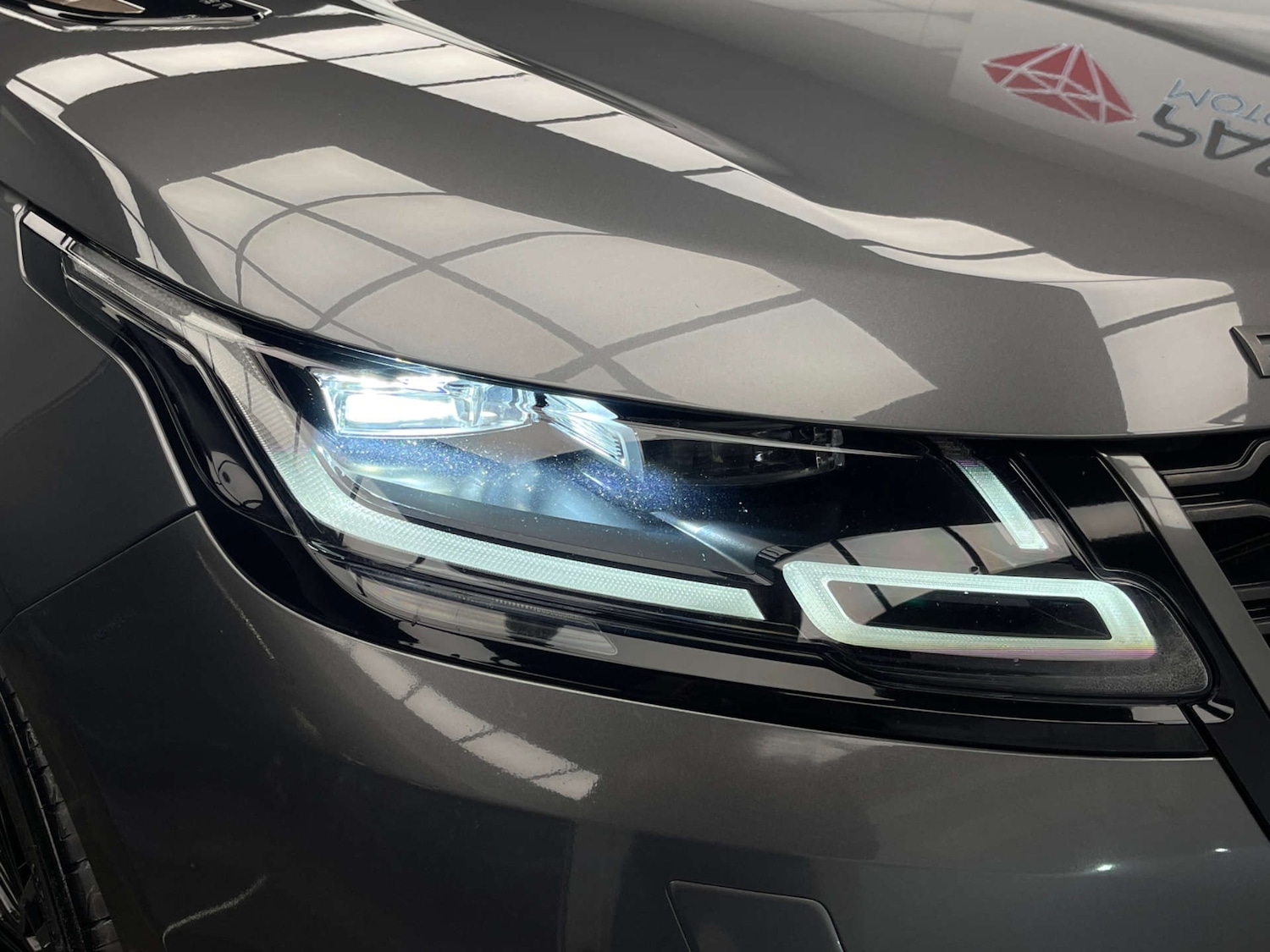 Used Land Rover Range Rover Velar 2018 for sale - 77428238: Photo 5