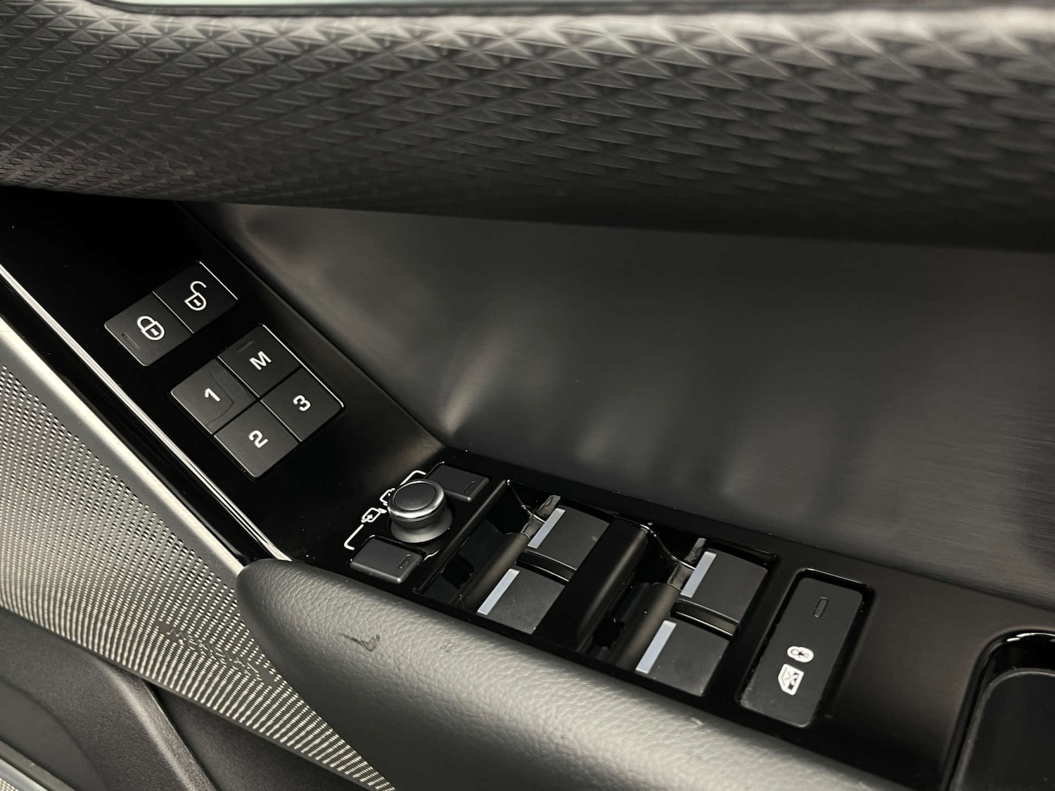 Used Land Rover Range Rover Velar 2018 for sale - 78003678: Photo 14