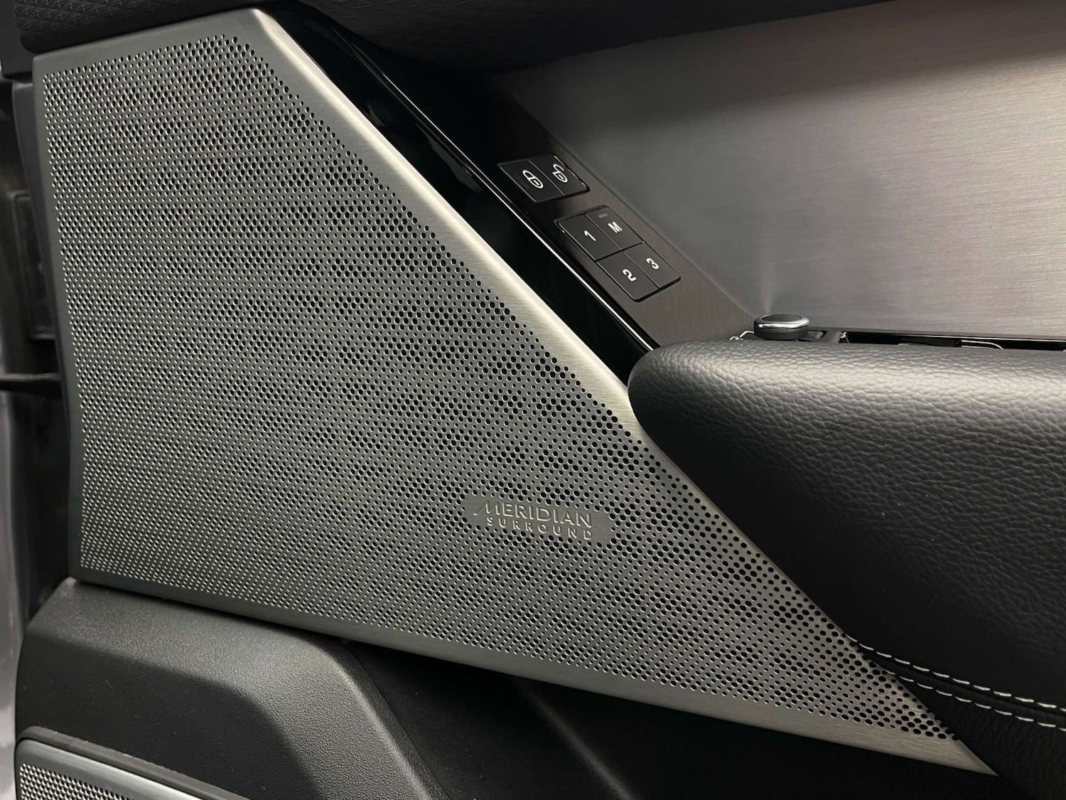 Used Land Rover Range Rover Velar 2020 for sale - 76694803: Photo 32