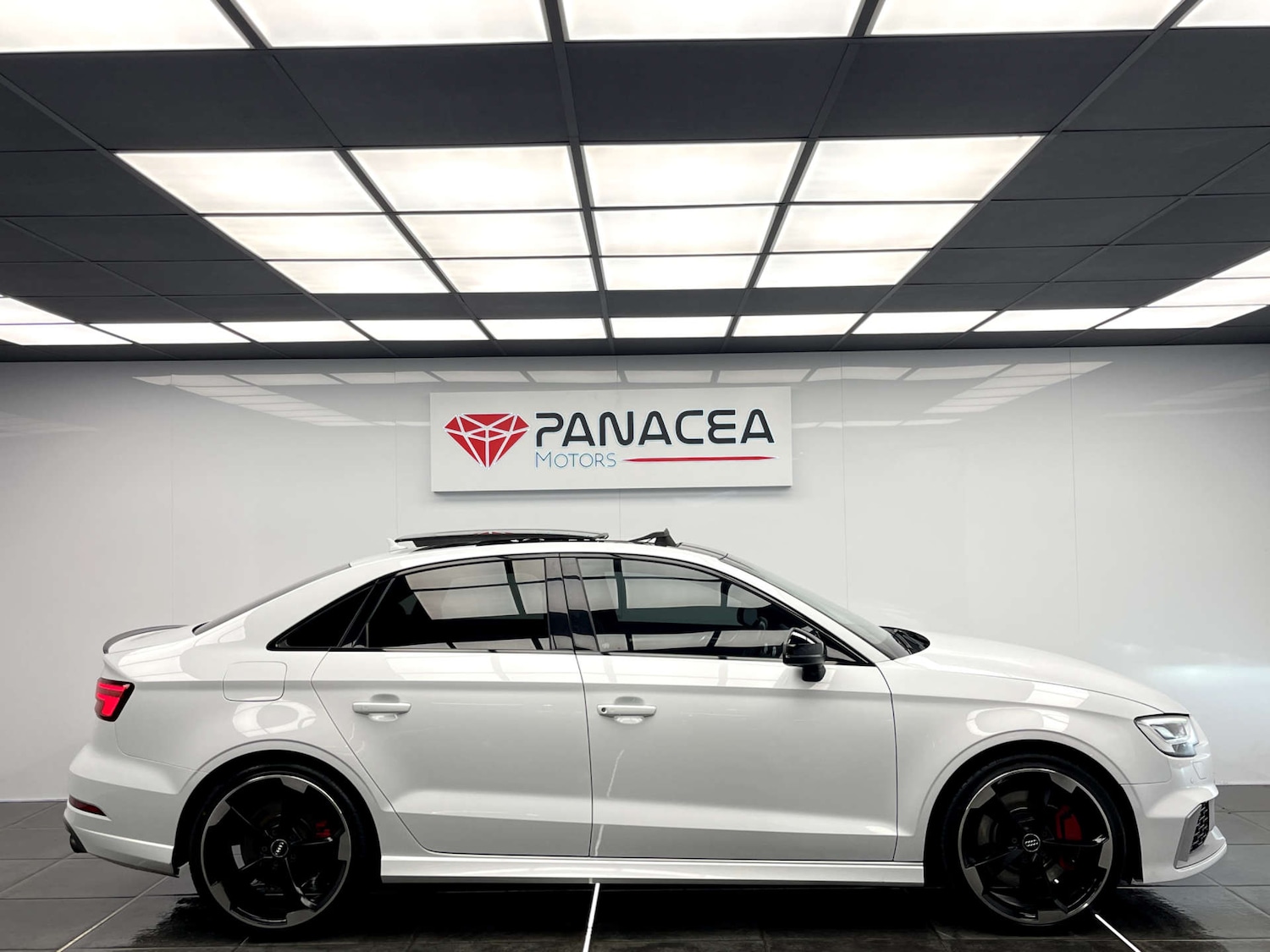 Used Audi A3 2018 for sale - 76379428: Photo 2