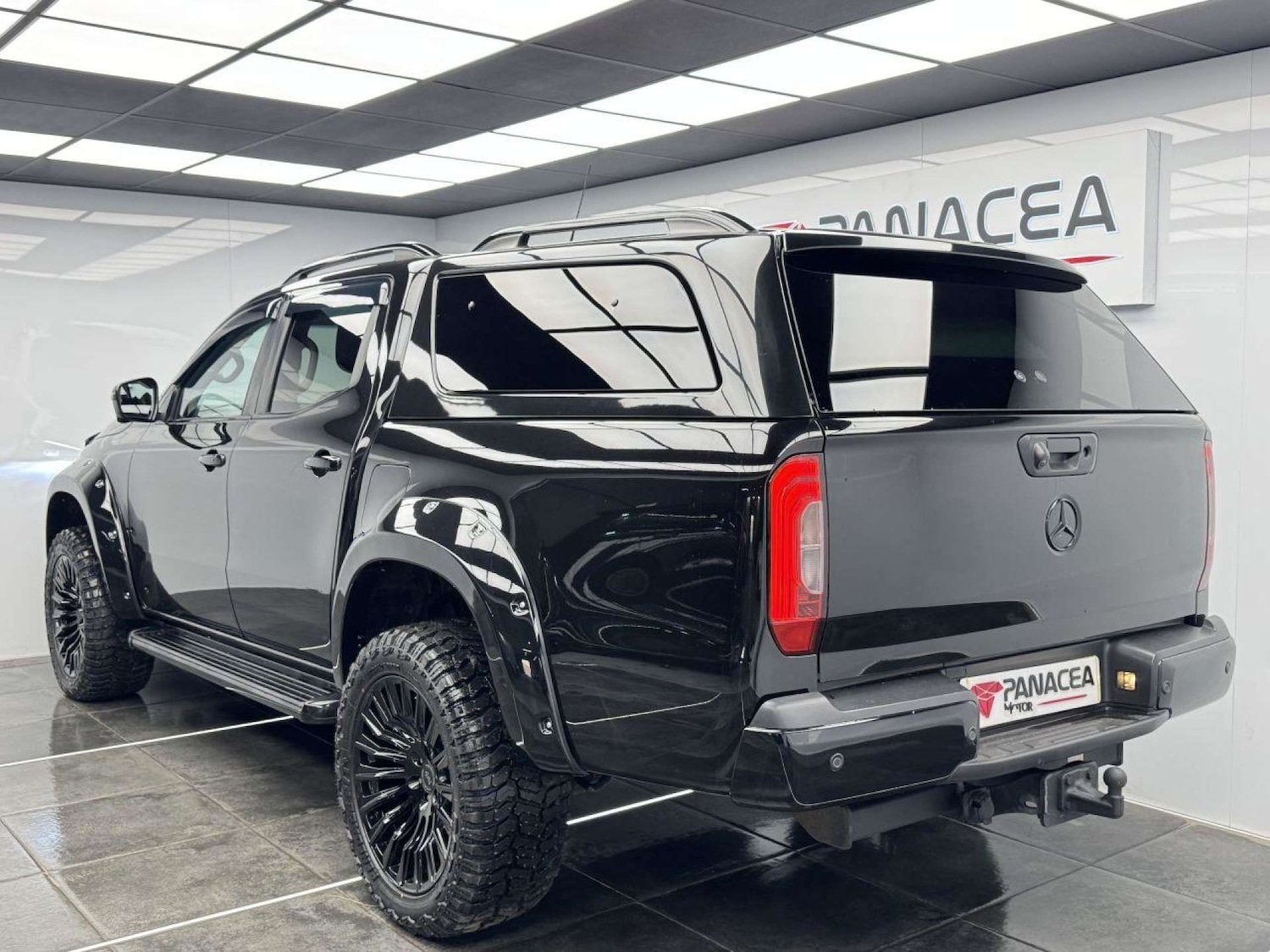 Used Mercedes-Benz X Class 2018 for sale - 76601677: Photo 2