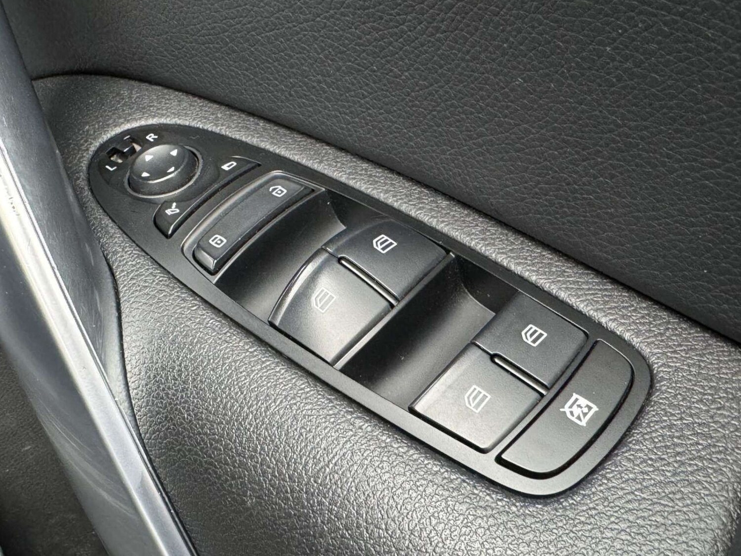 Used Mercedes-Benz X Class 2018 for sale - 76601677: Photo 37