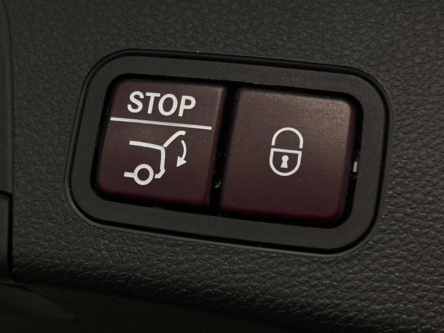 Used Mercedes-Benz C Class 2018 for sale - 77413343: Photo 32