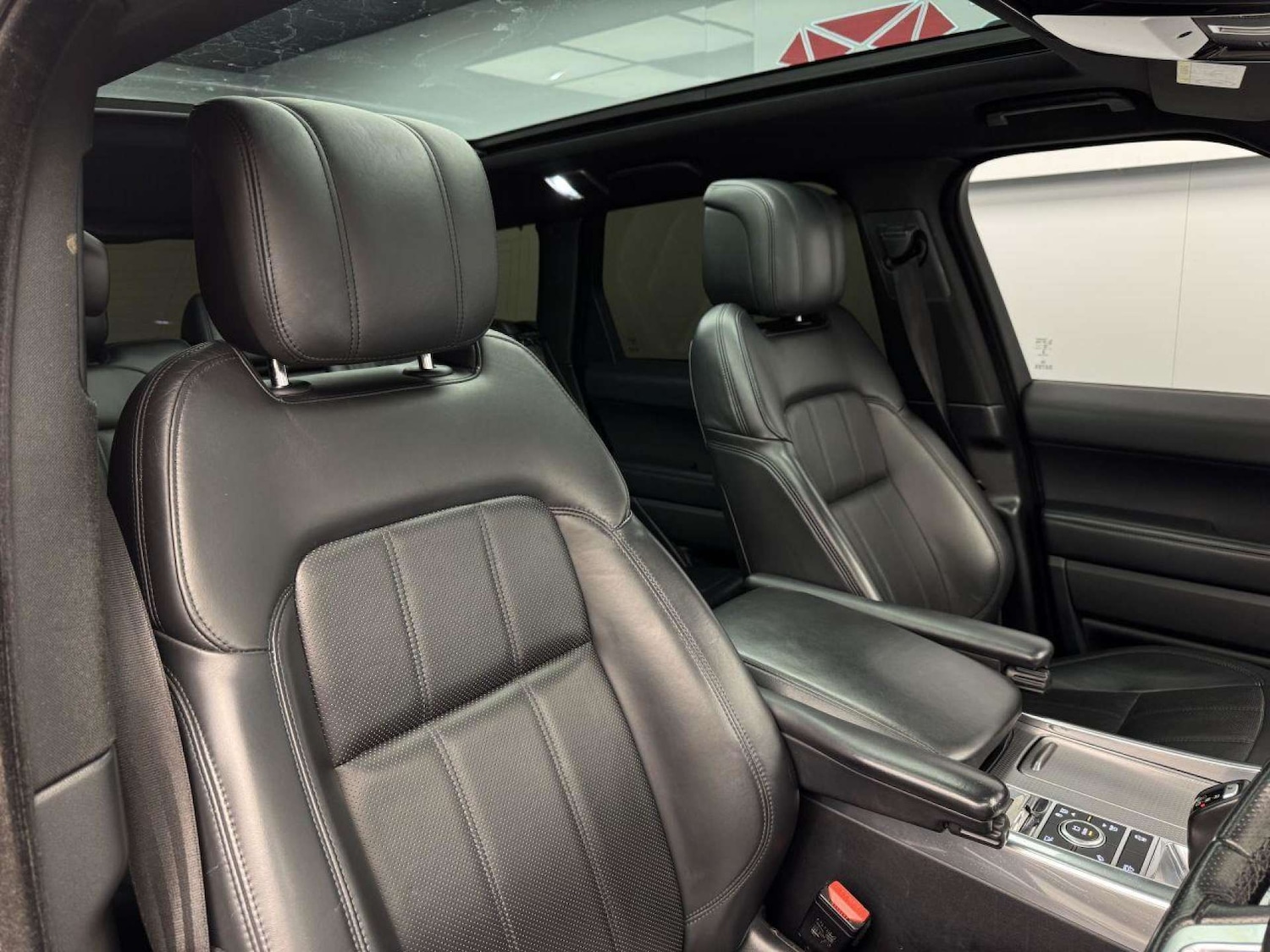 Used Land Rover Range Rover Sport 2018 for sale - 76601937: Photo 11