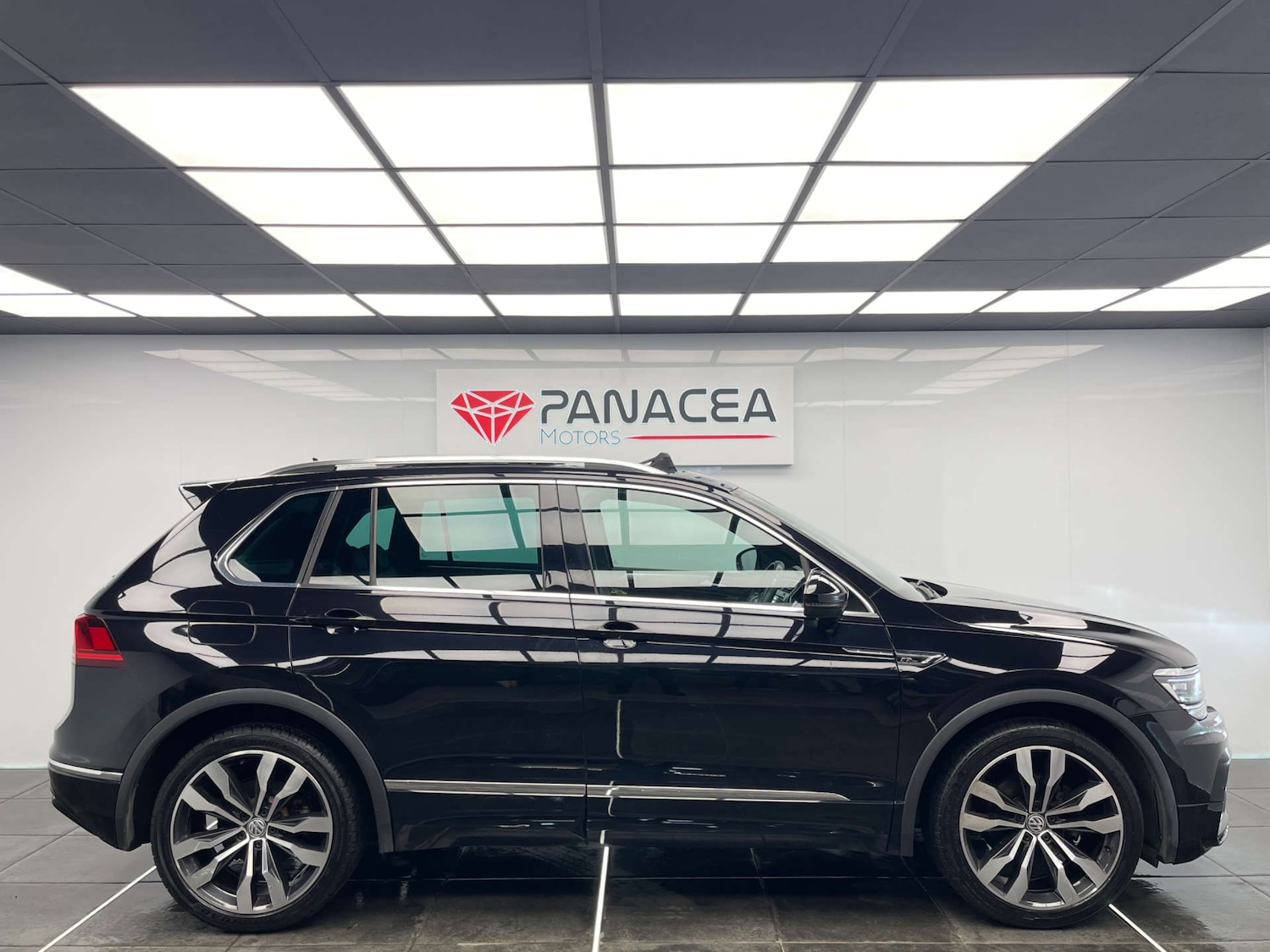 Used Volkswagen Tiguan 2017 for sale - 77762291: Photo 3