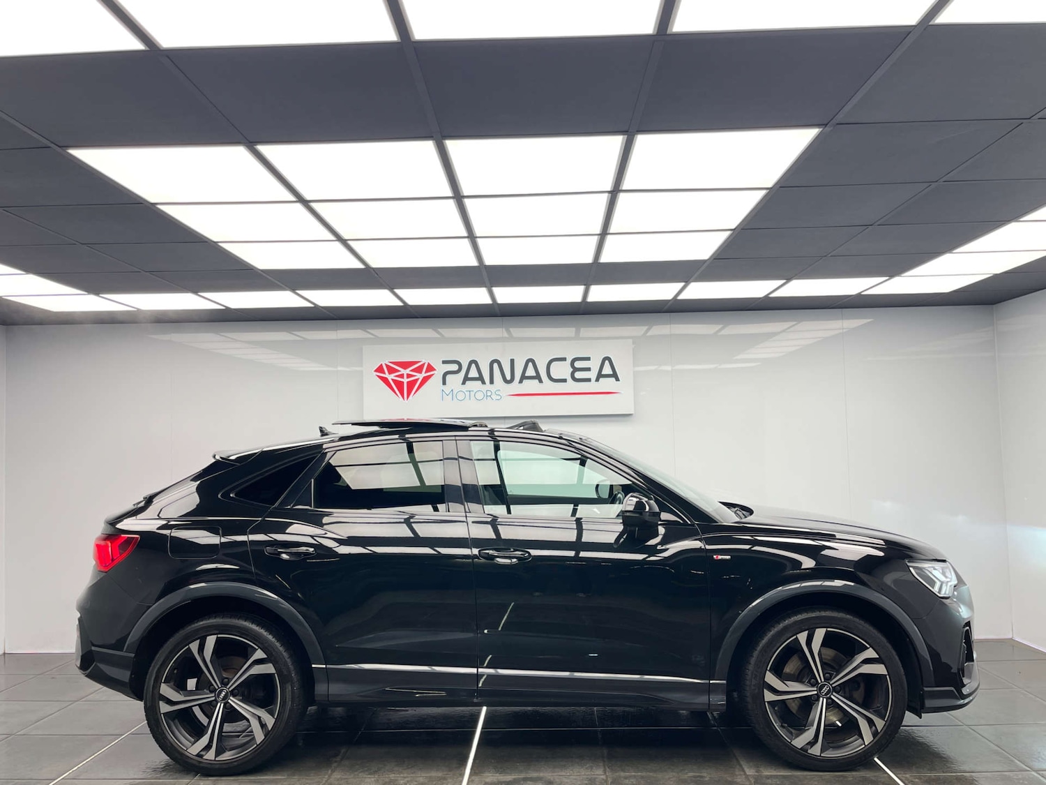 Used Audi Q3 2020 for sale - 76665414: Photo 3