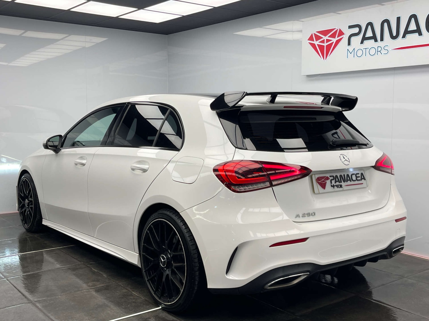 Used Mercedes-Benz A-Class 2018 for sale - 76600716: Photo 2