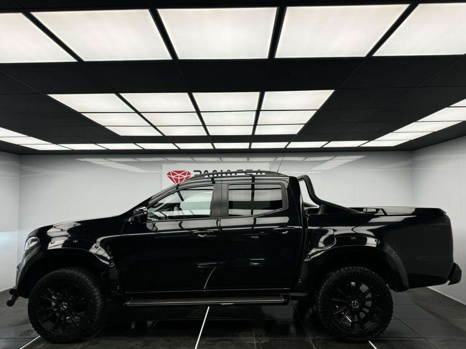Used Mercedes-Benz X-Class 2017 for sale - 76126428: Photo 13