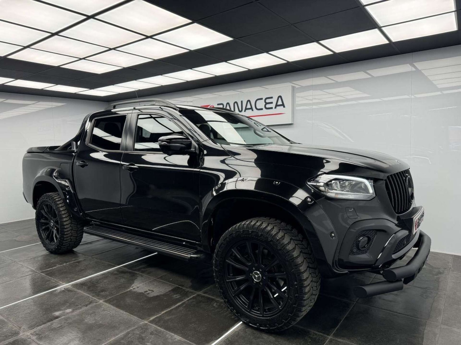 Used Mercedes-Benz X-Class 2017 for sale - 76126428: Photo 8