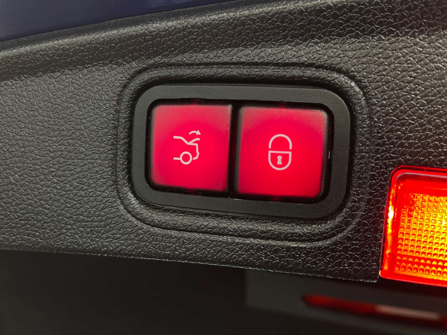 Used Mercedes-Benz C Class 2018 for sale - 77476393: Photo 33