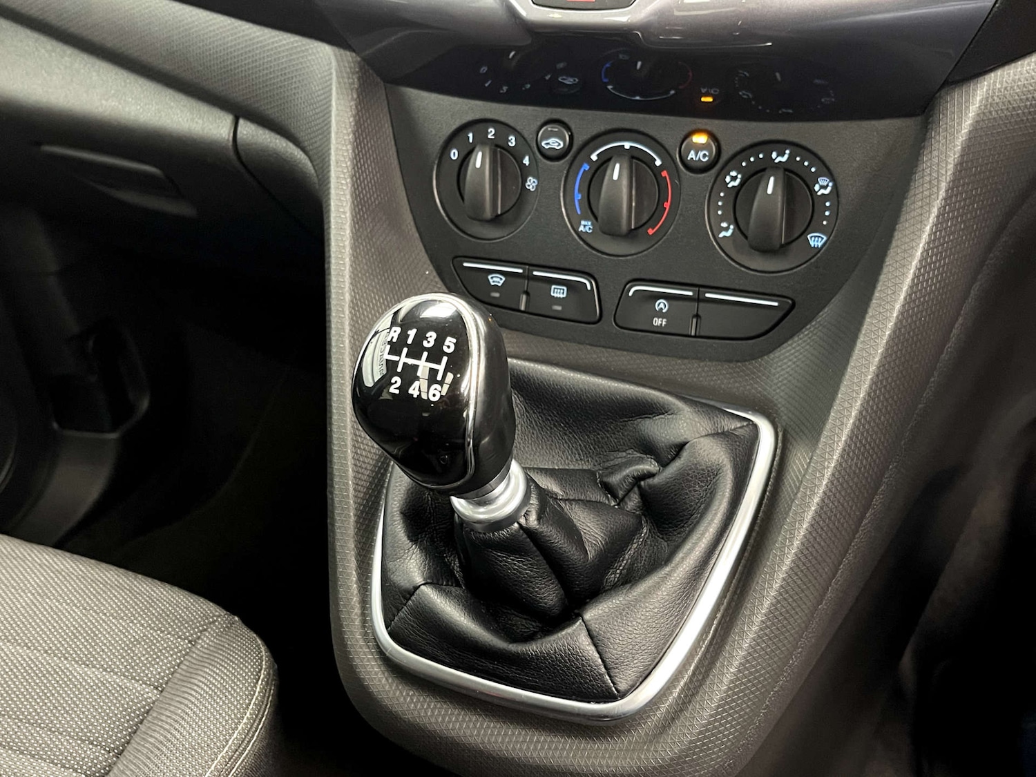 Used Ford Tourneo Connect 2017 for sale - 76333072: Photo 19