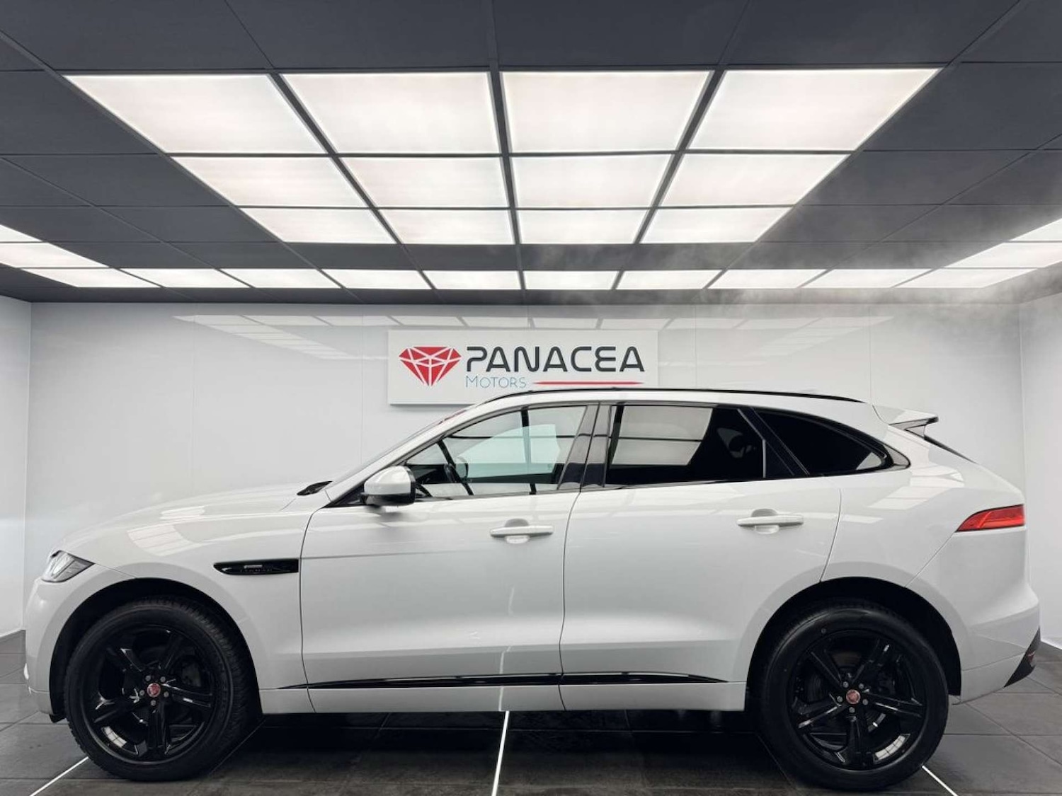 Used Jaguar F-Pace 2019 for sale - 76536199: Photo 11