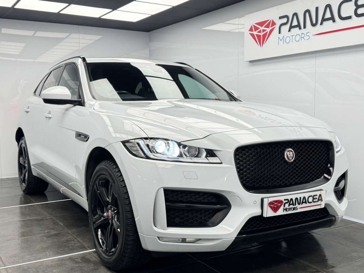 Used Jaguar F-Pace 2019 for sale - 76536199: Photo 12
