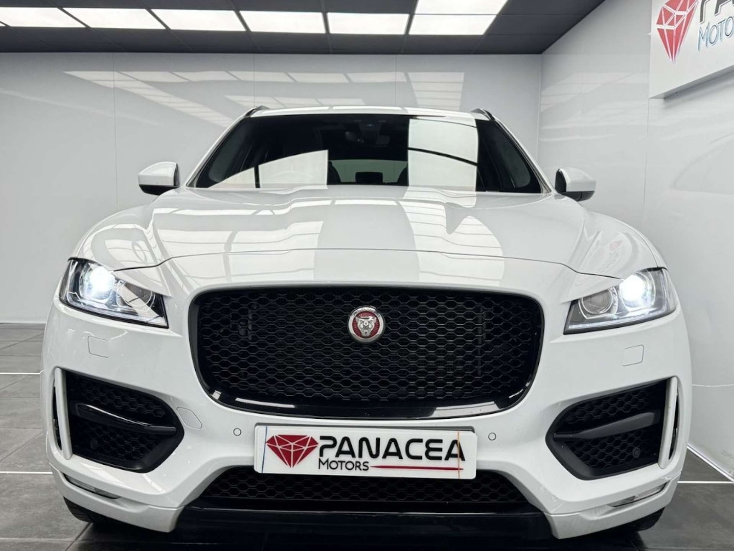 Used Jaguar F-Pace 2019 for sale - 76536199: Photo 13