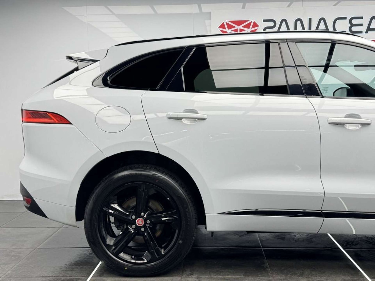 Used Jaguar F-Pace 2019 for sale - 76536199: Photo 19