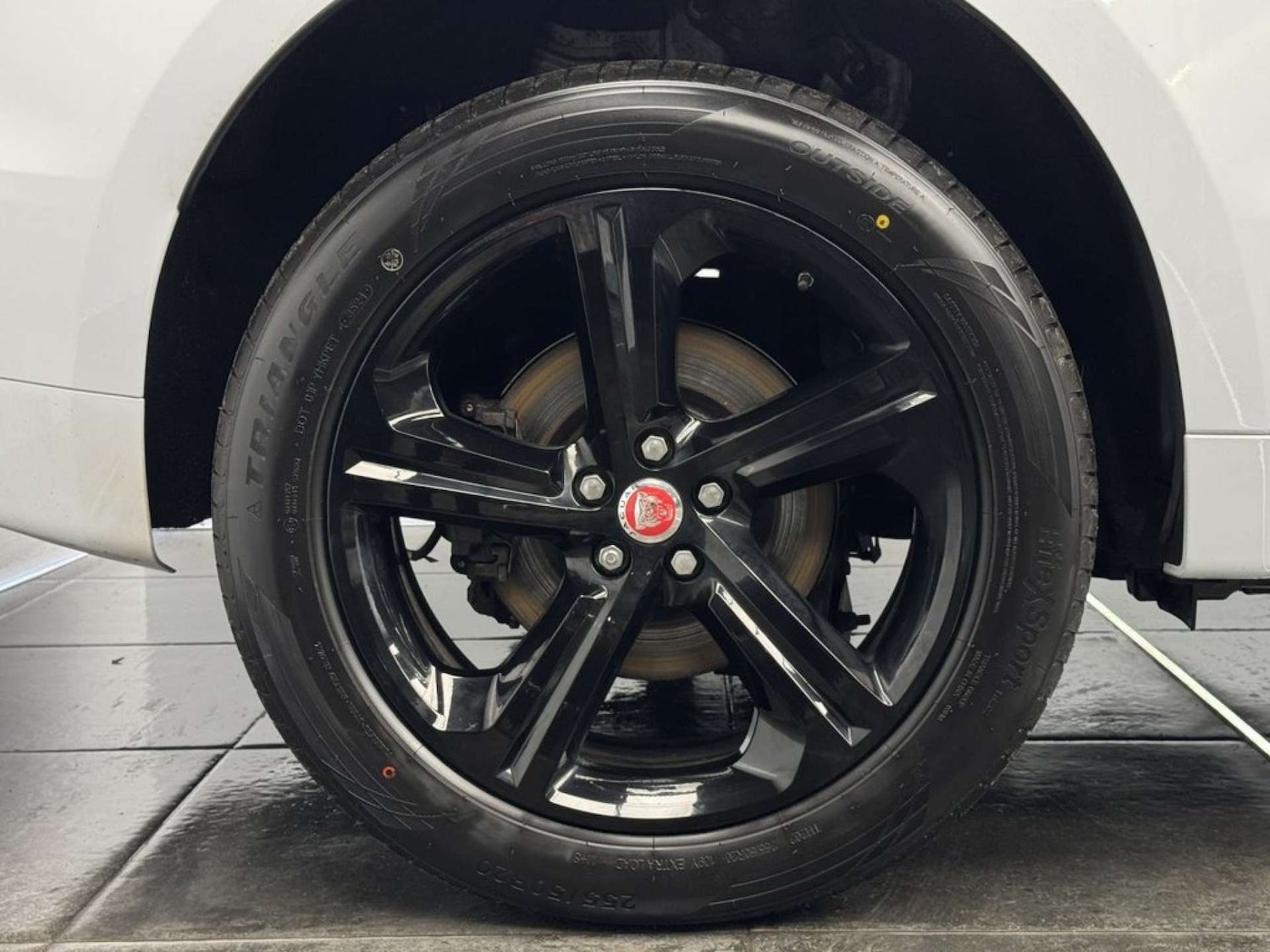 Used Jaguar F-Pace 2019 for sale - 76536199: Photo 30