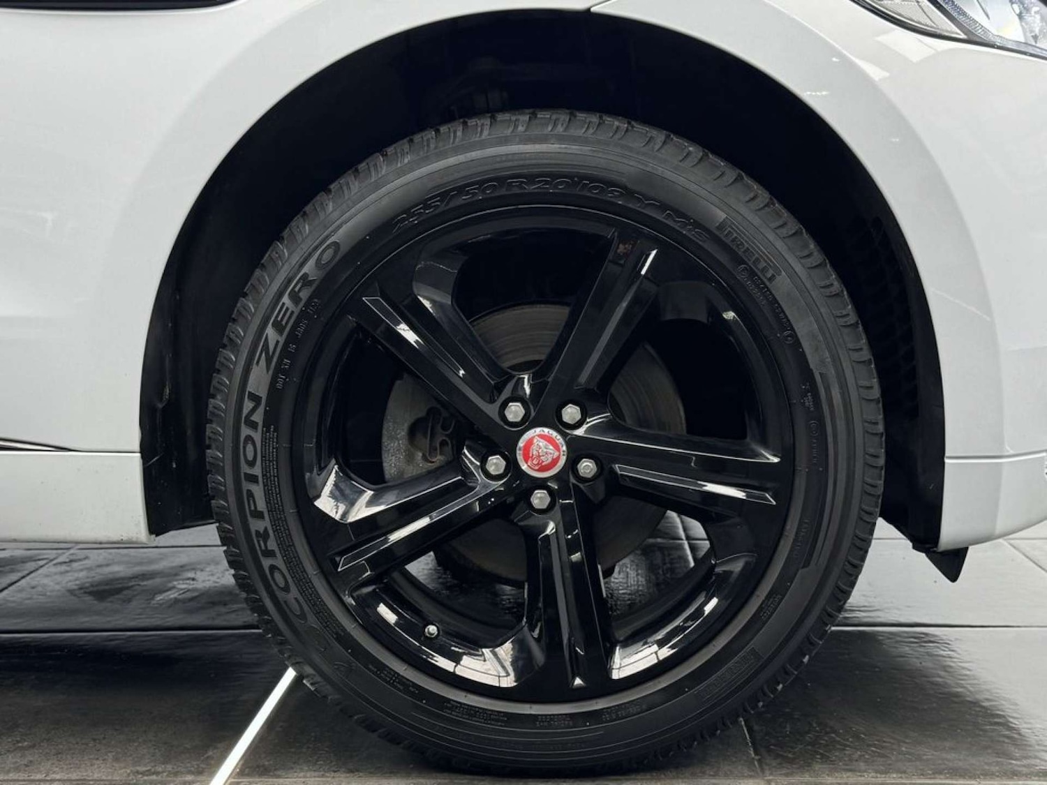 Used Jaguar F-Pace 2019 for sale - 76536199: Photo 31