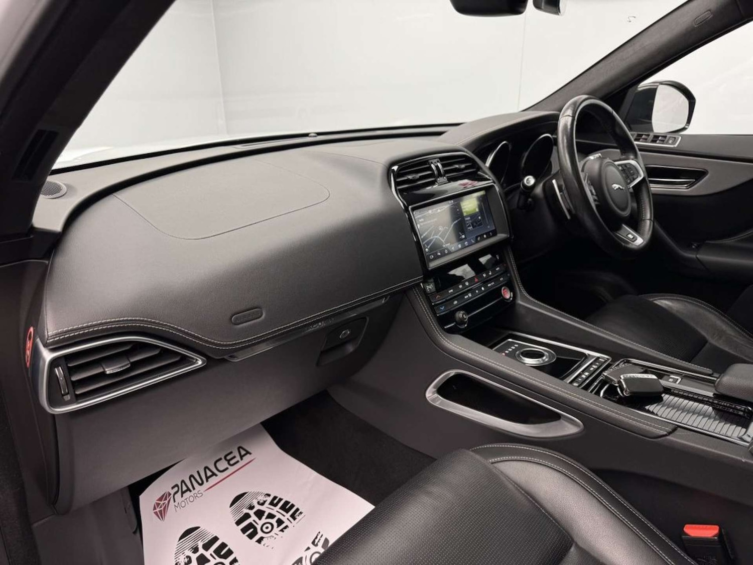 Used Jaguar F-Pace 2019 for sale - 76536199: Photo 7