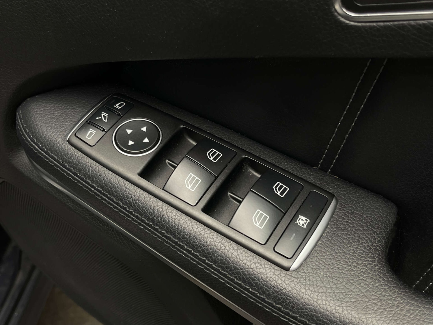 Used Mercedes-Benz E Class 2014 for sale - 77734943: Photo 10