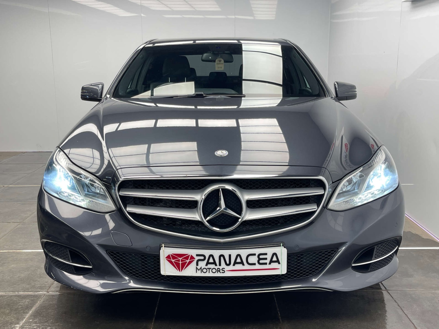 Used Mercedes-Benz E Class 2014 for sale - 77734943: Photo 2