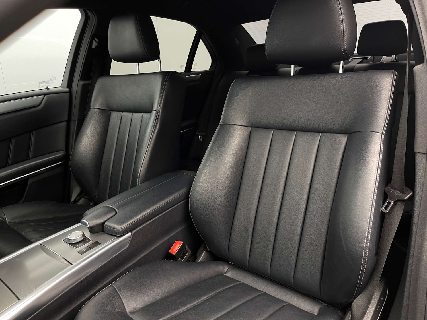 Used Mercedes-Benz E Class 2014 for sale - 77734943: Photo 35