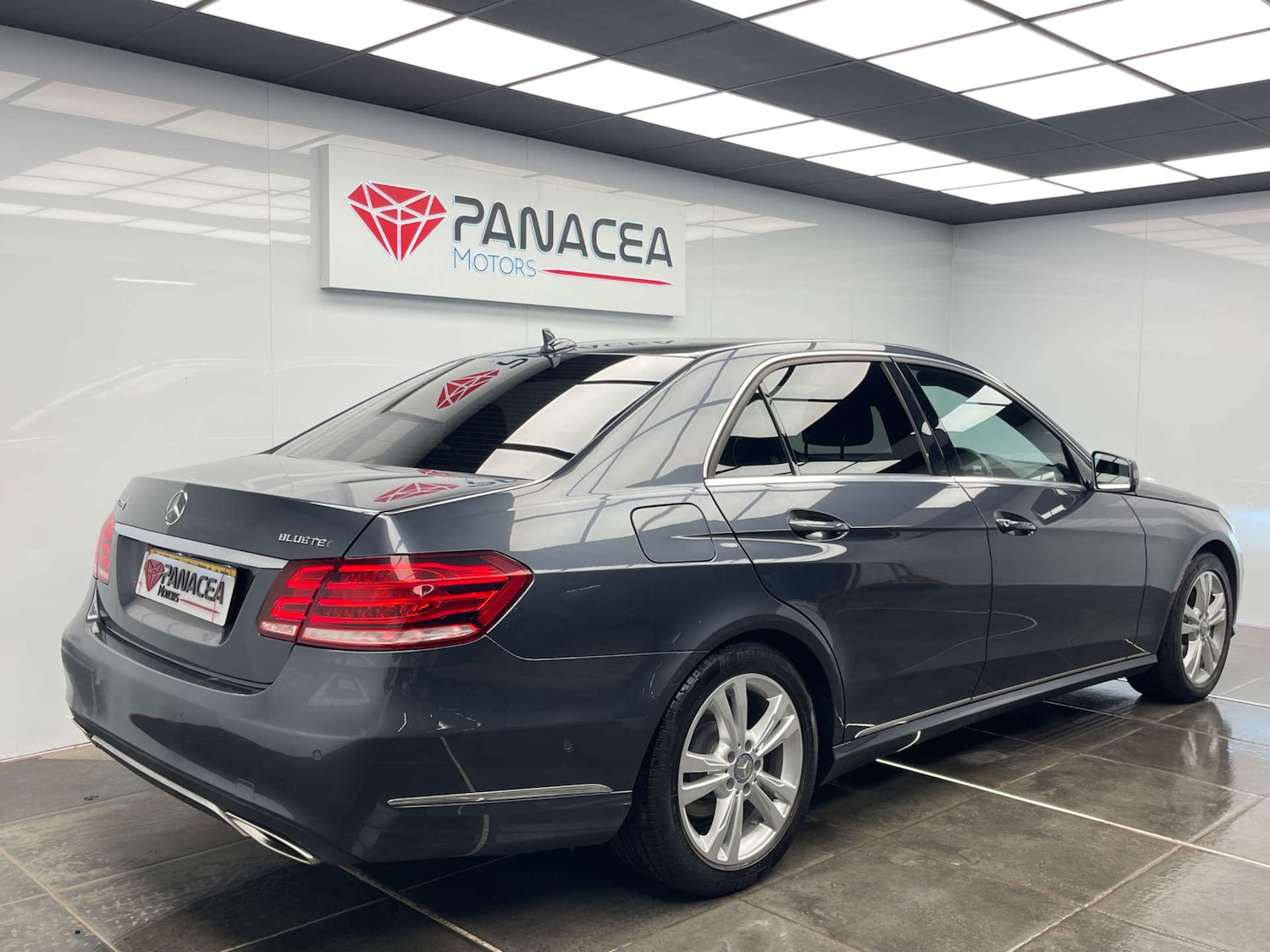 Used Mercedes-Benz E Class 2014 for sale - 77734943: Photo 5