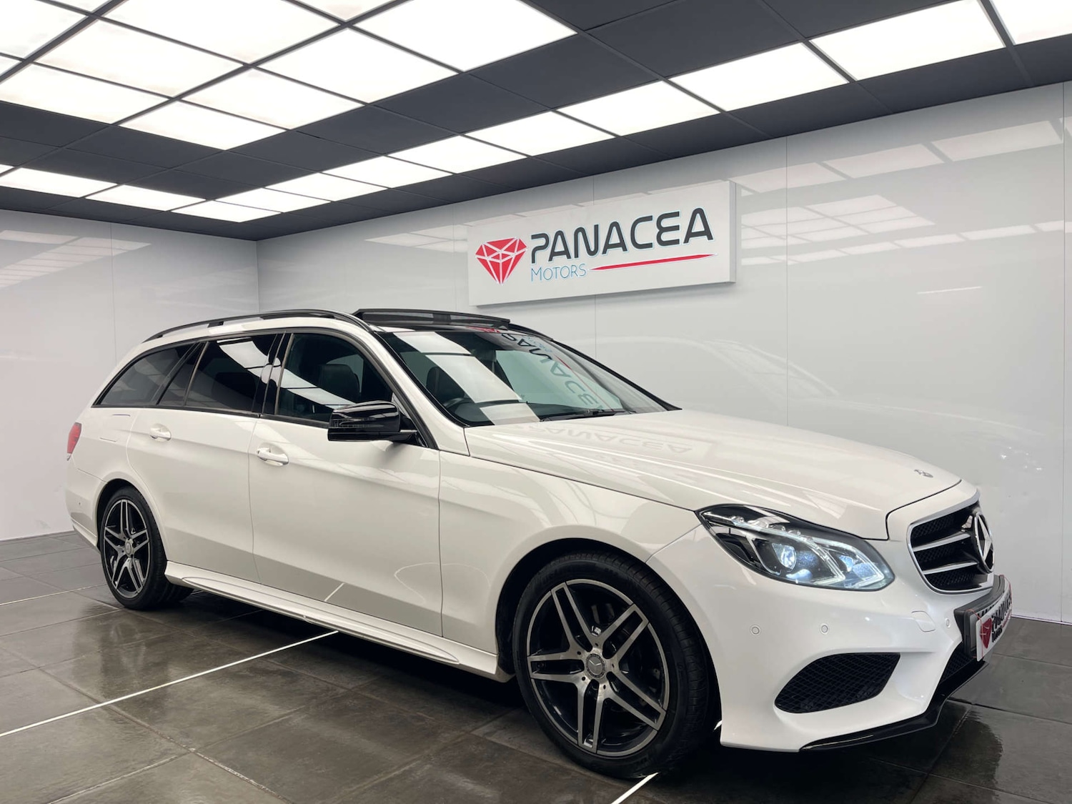 Used Mercedes-Benz E Class 2016 for sale - 77350552: Photo 3