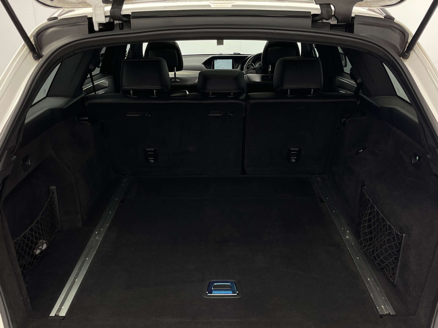 Used Mercedes-Benz E Class 2016 for sale - 77350552: Photo 32