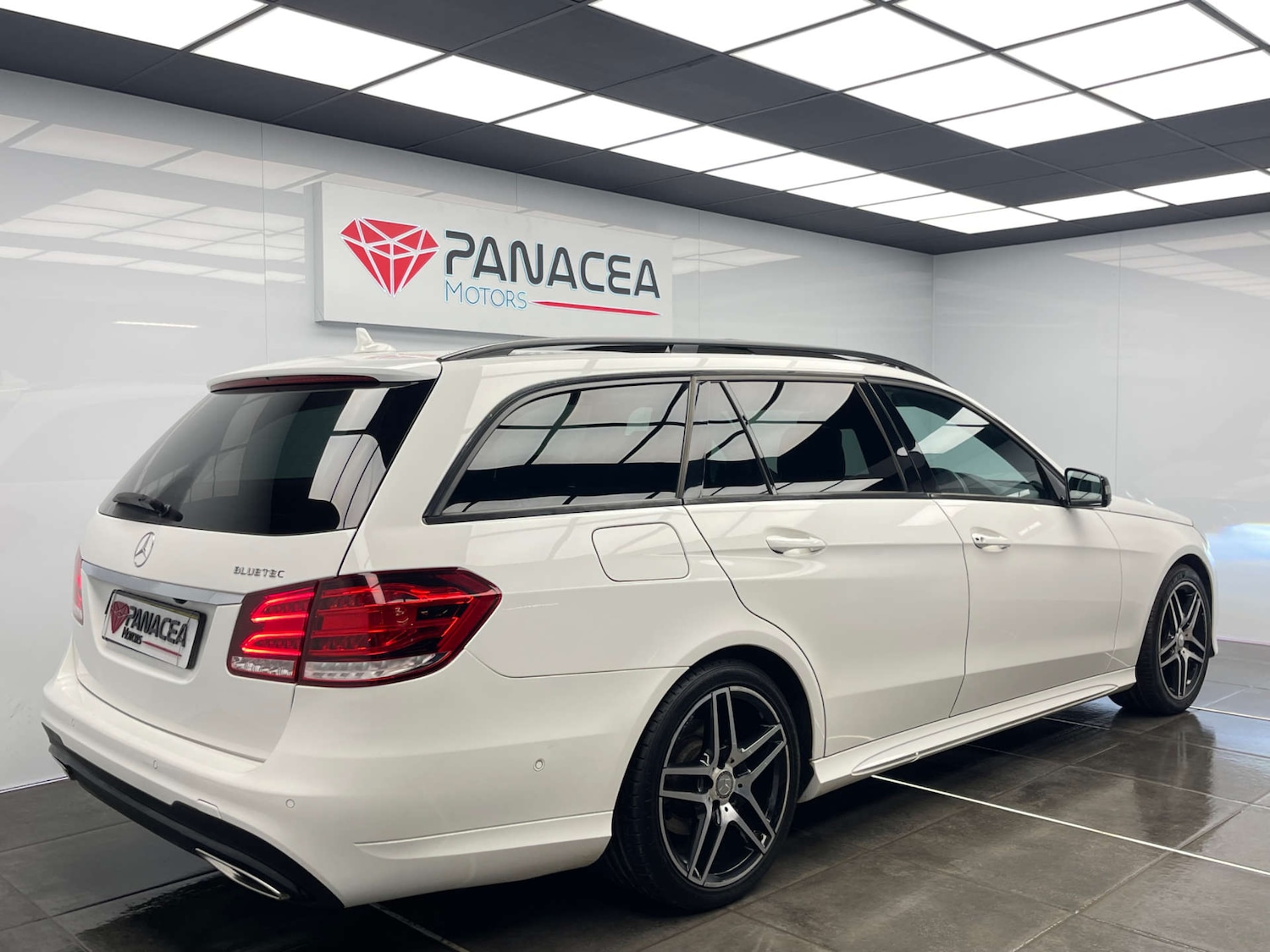 Used Mercedes-Benz E Class 2016 for sale - 77350552: Photo 4